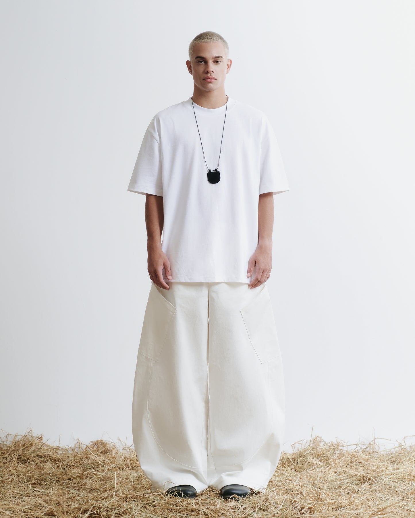 white-lee-t-shirt ain astoud