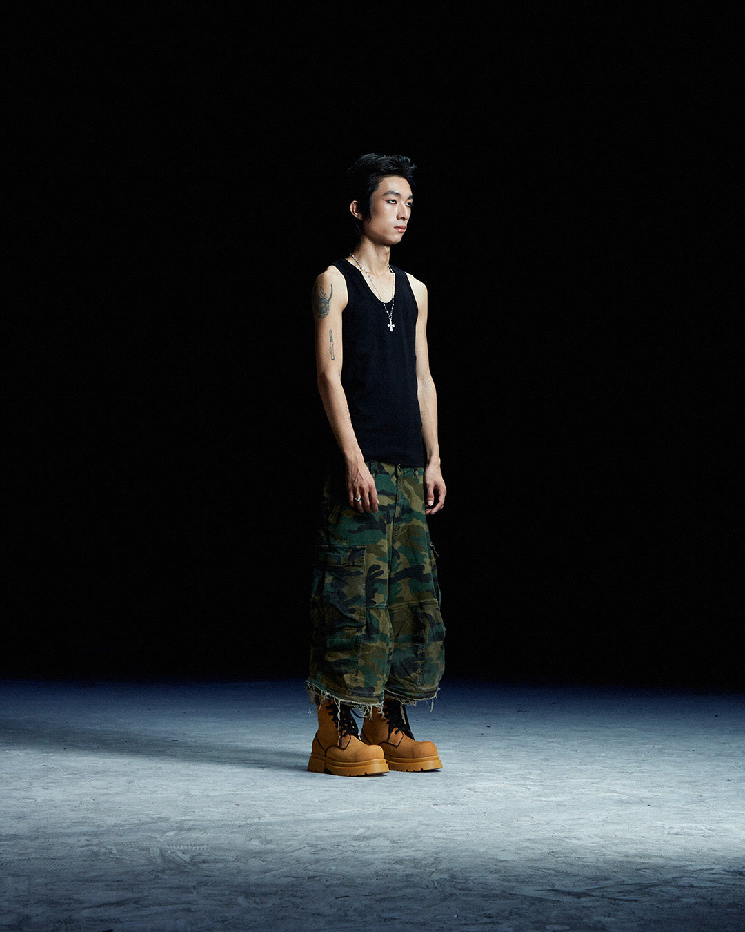 the-gigantic-wolf-tobacco-combat-boot thewolf astoud