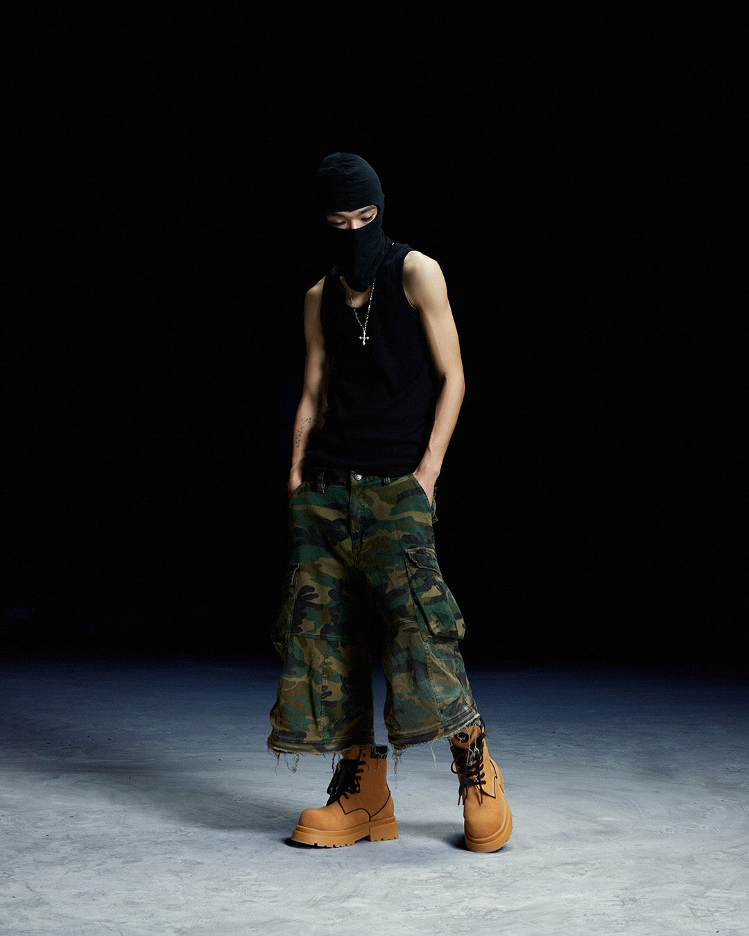the-gigantic-wolf-tobacco-combat-boot thewolf astoud