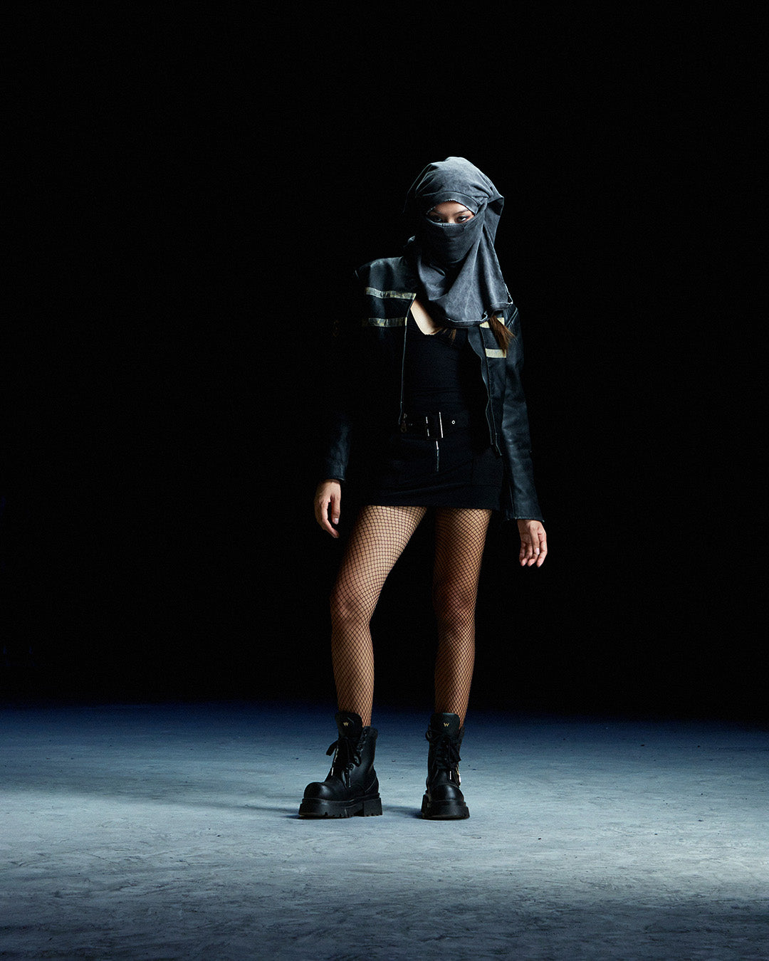 the-gigantic-wolf-black-combat-boot thewolf astoud