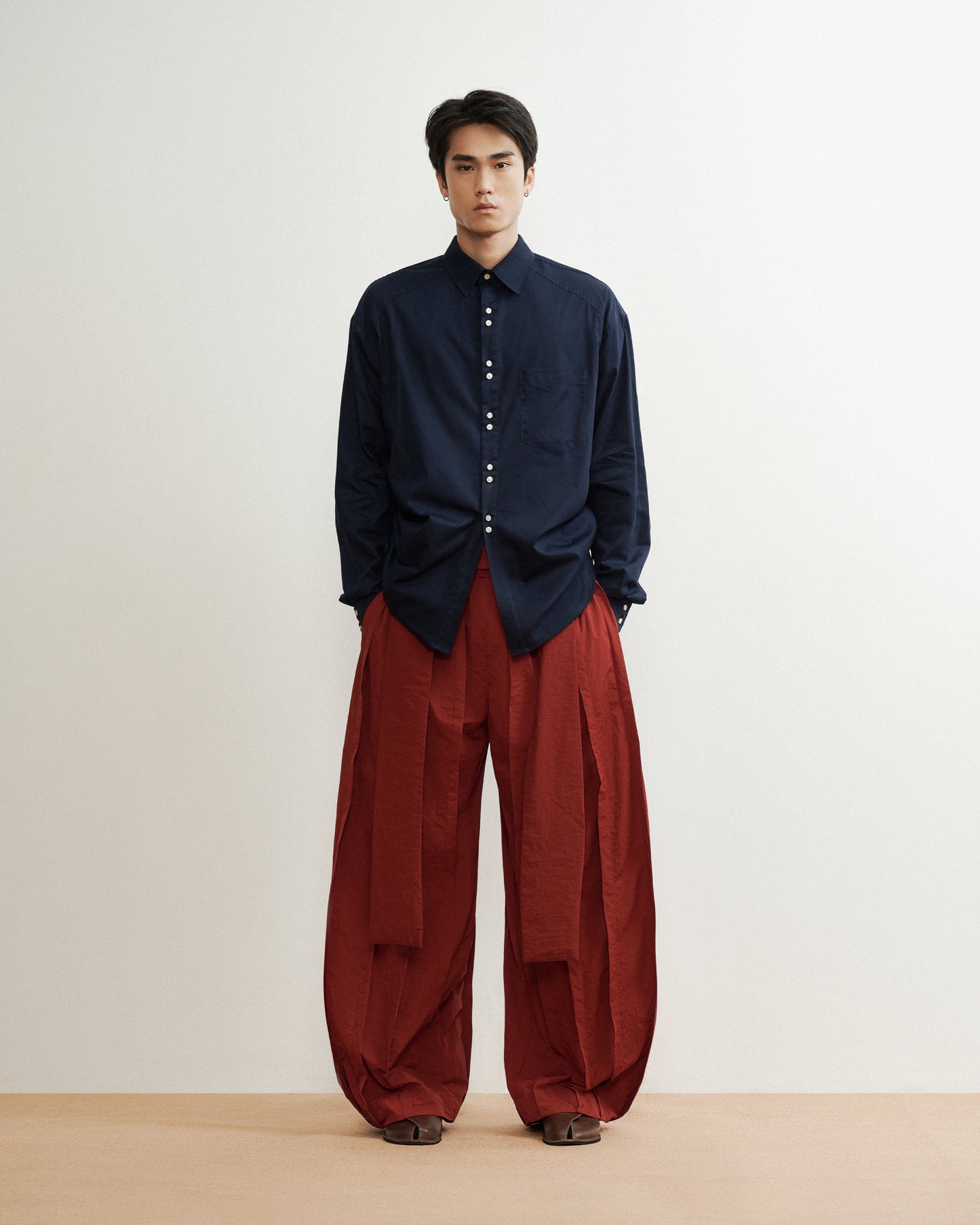 Red Harago Pleats Pants AIN Astoud