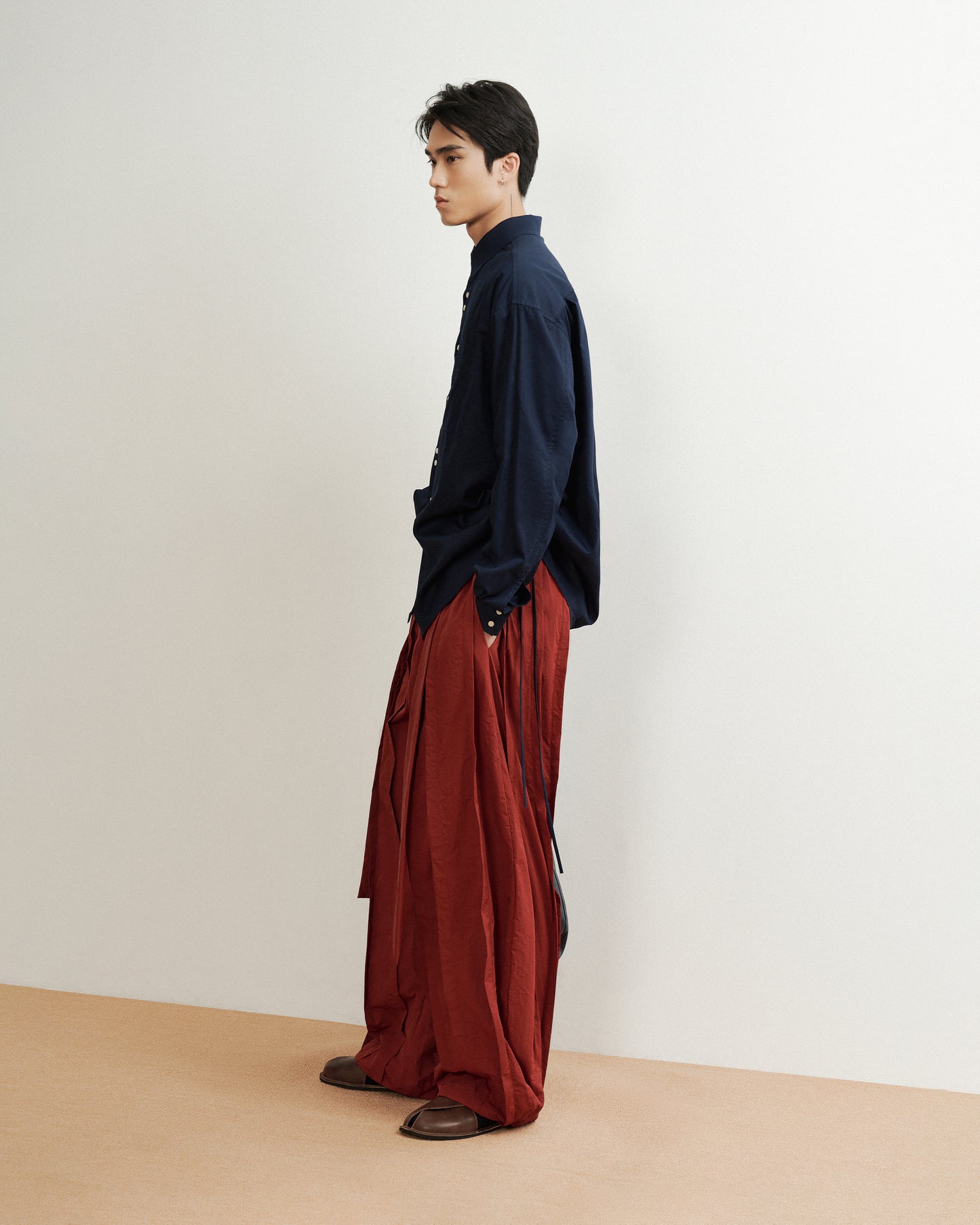 Red Harago Pleats Pants AIN Astoud
