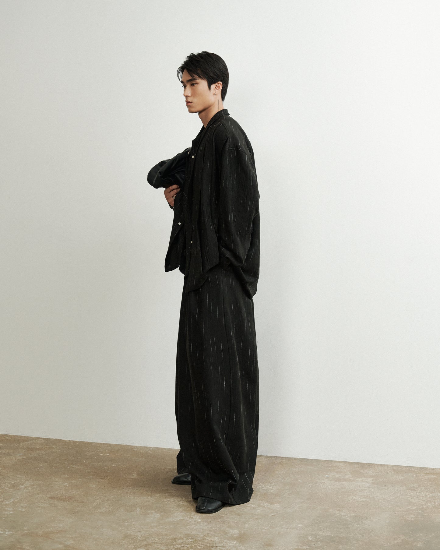 Black Raindrop Pants AIN Astoud
