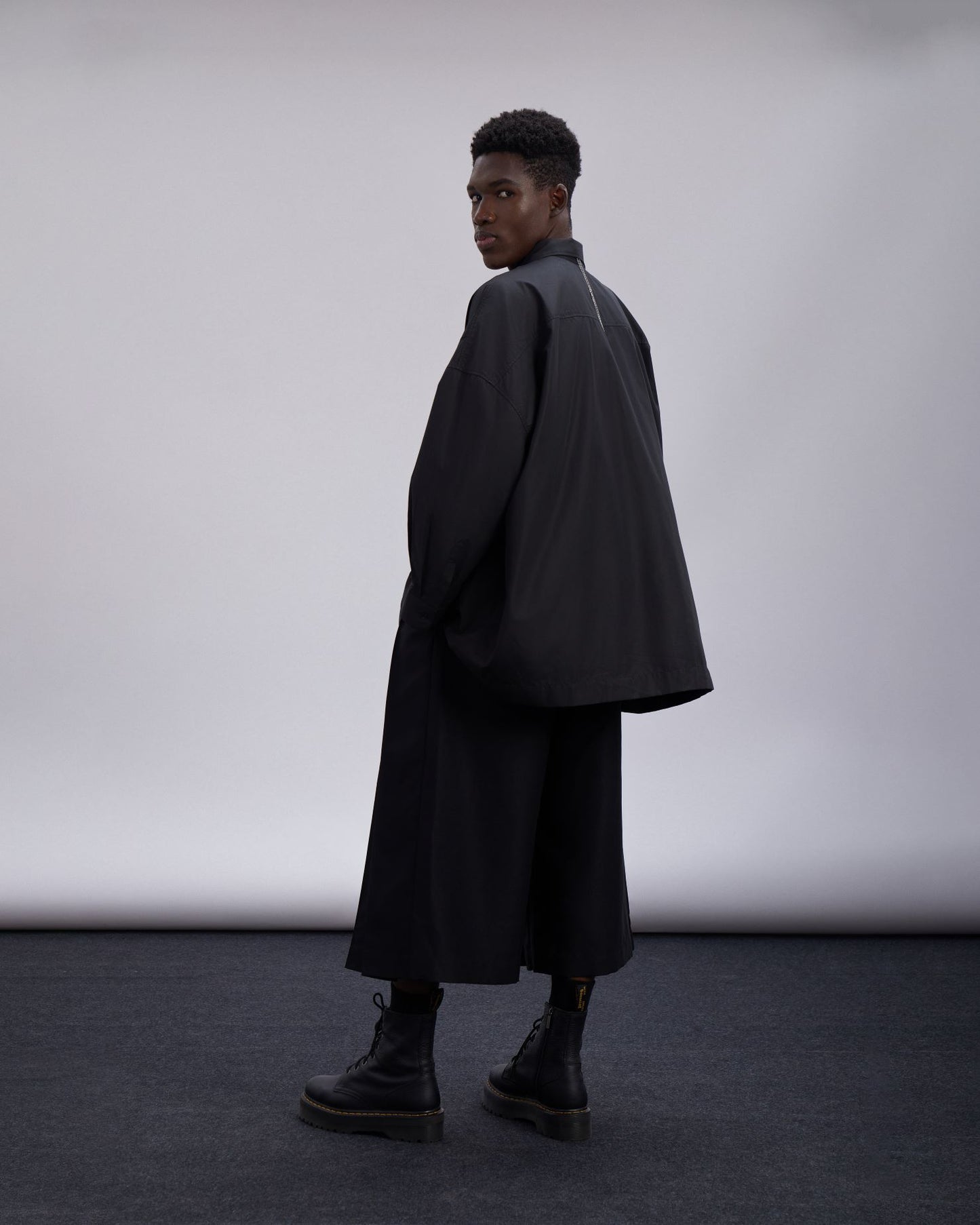 pleated-pants-black-CAOSTU