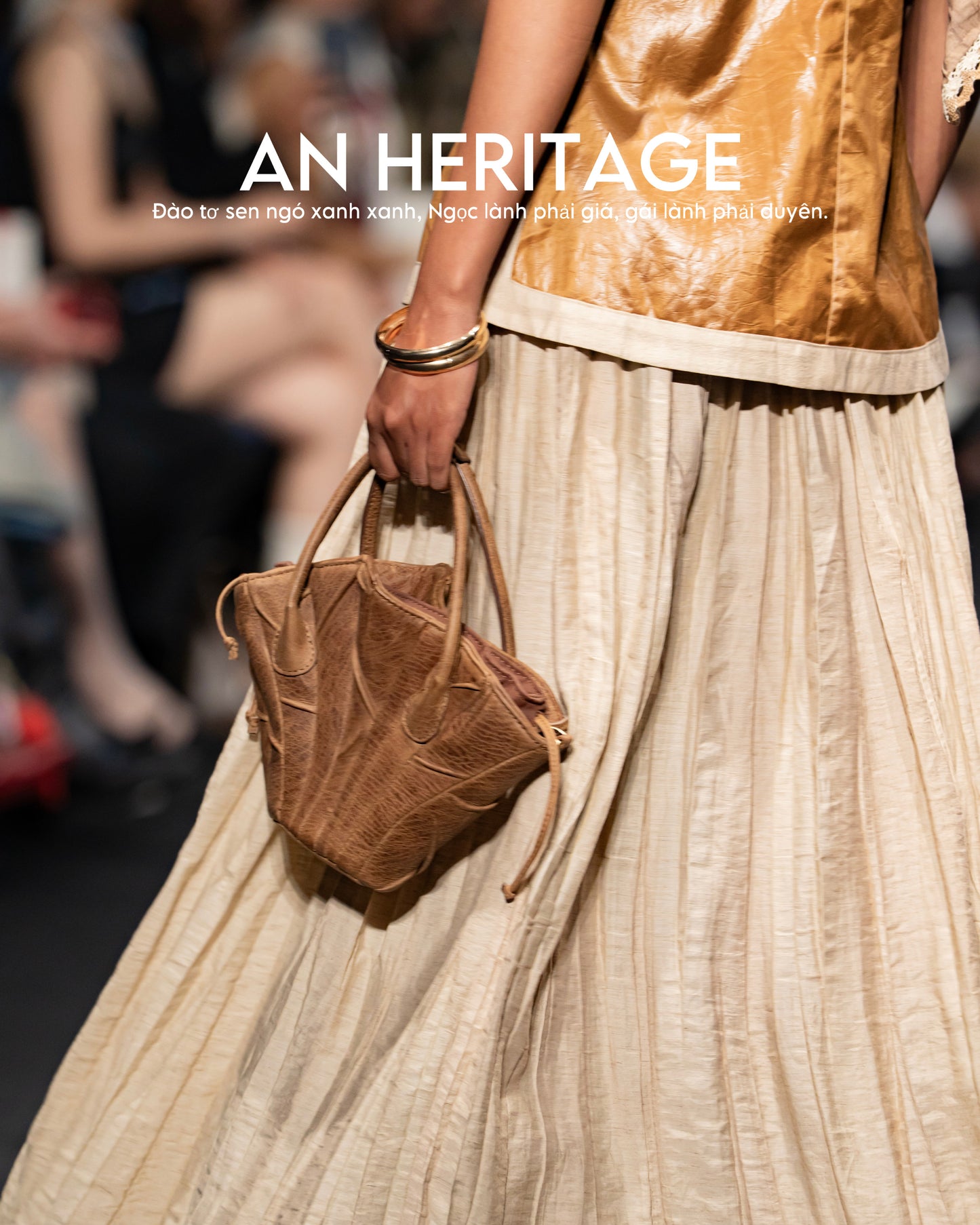 dried-lotus-leaves-leather-bag an heritage astoud