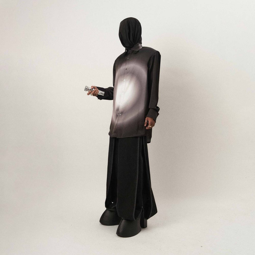 flashlight-shirt-duc-studio-astoud