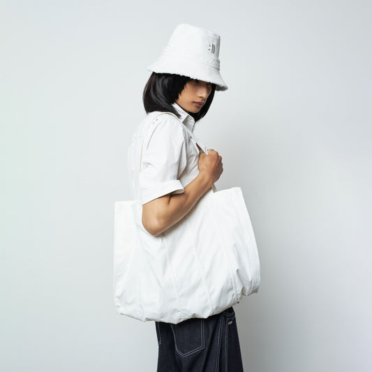 tote-shirt-black-duc-studio-astoud