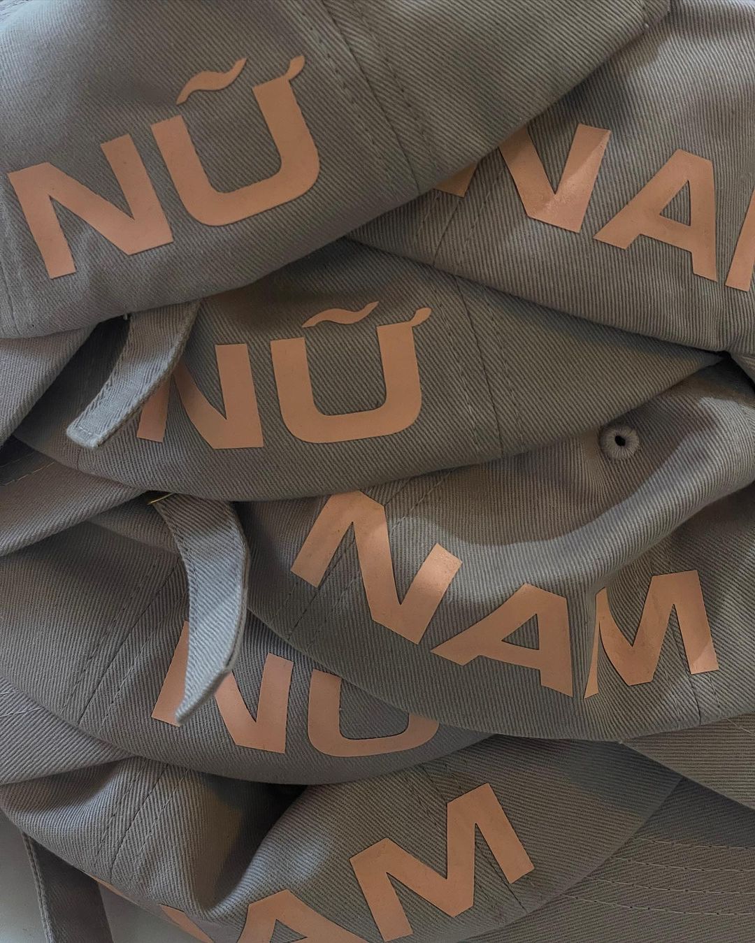 Nam Nữ Hat