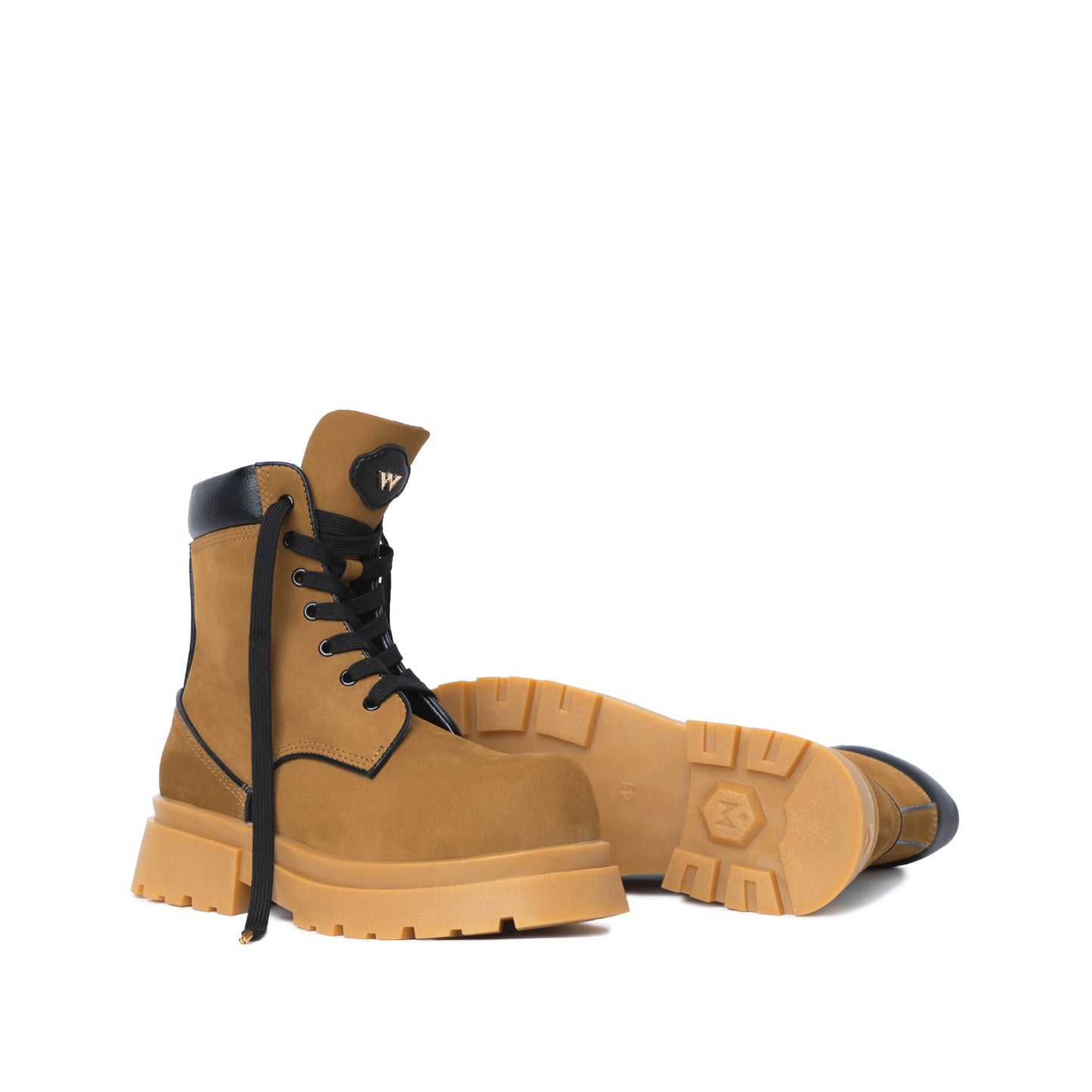 the-gigantic-wolf-tobacco-combat-boot thewolf astoud