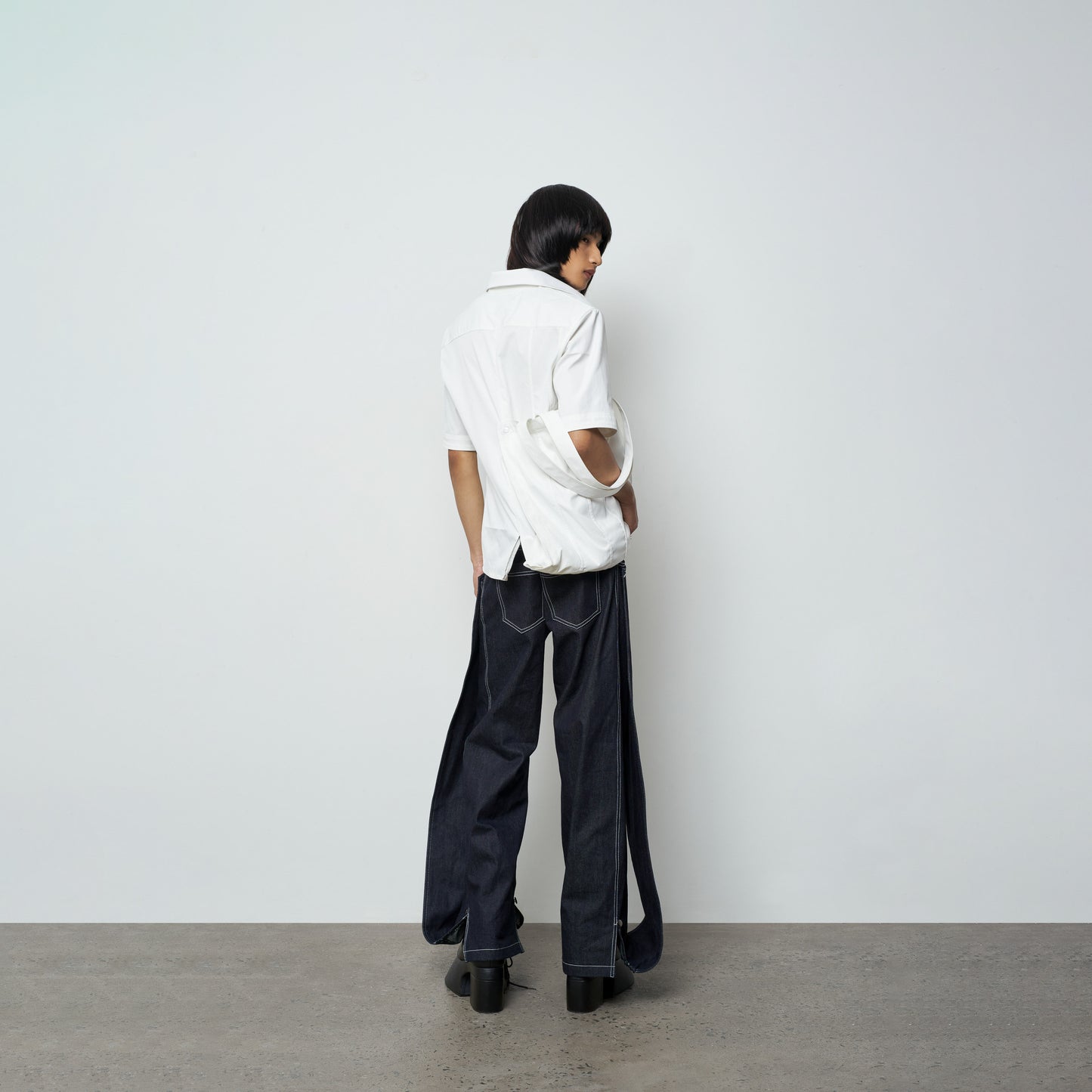 tote-shirt-black-duc-studio-astoud