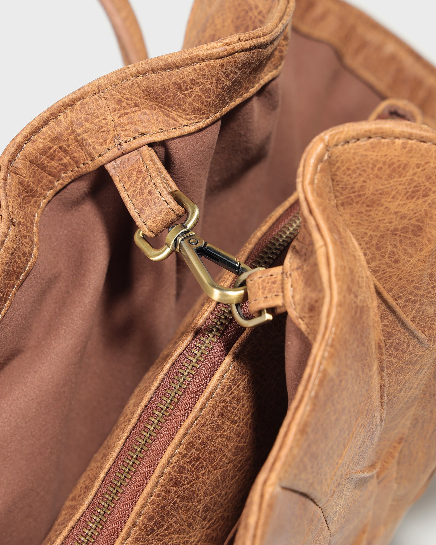 brown-dried-lotus-leaves-leather-bag an heritage astoud
