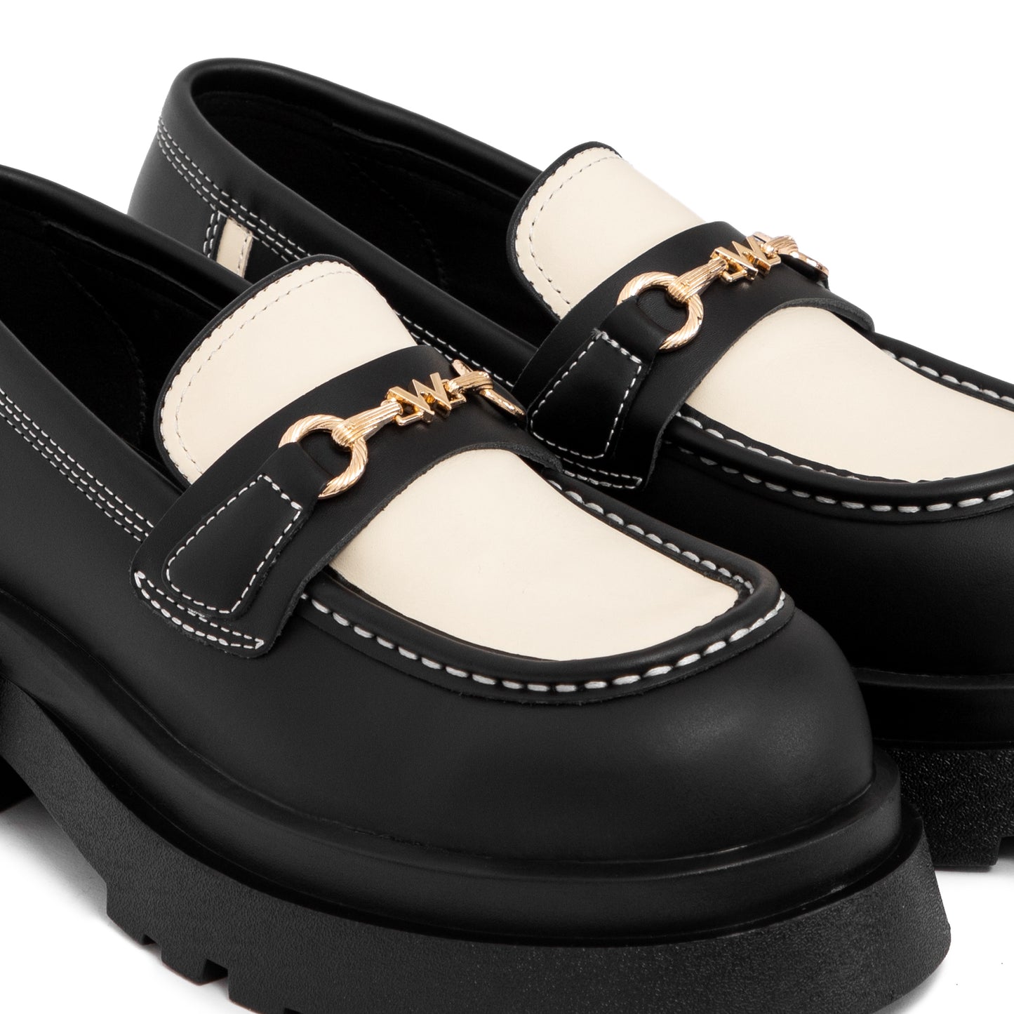 the-chunky-wolf-ss24-black-offwhite-loafer thewolf astoud