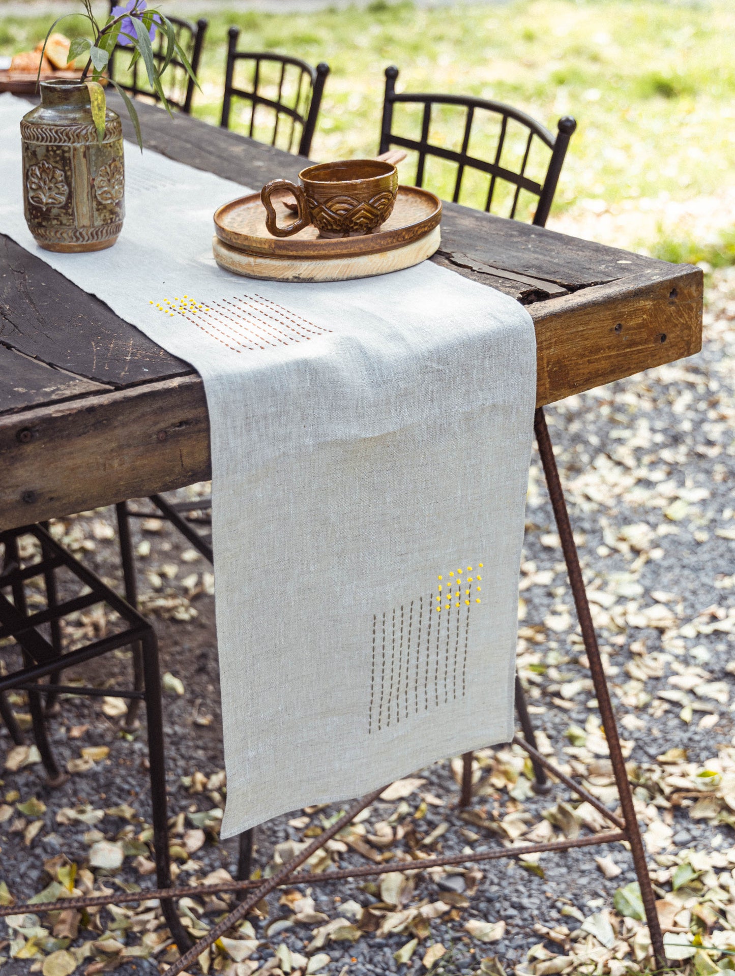 hand-embroidered-tabler-runner-TIMTAY
