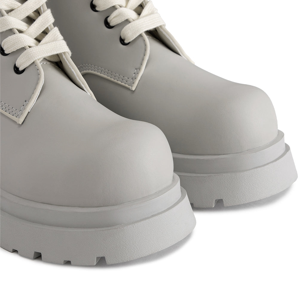 the-gigantic-wolf-gray-combat-boot thewolf astoud