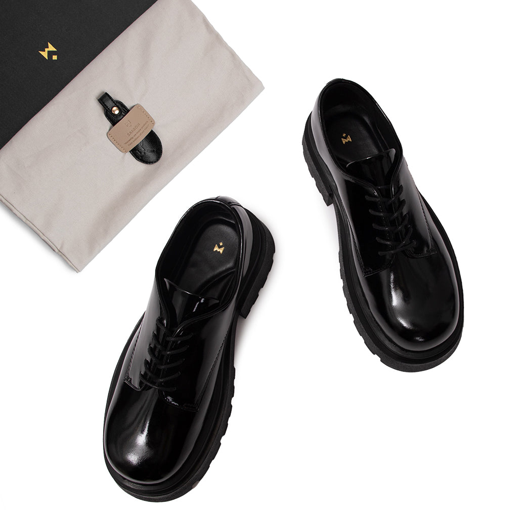 the-chunky-wolf-ss24-shiny-black-derby the wolf astoud