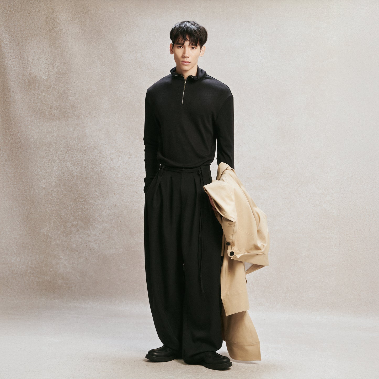Black Amphora Pants