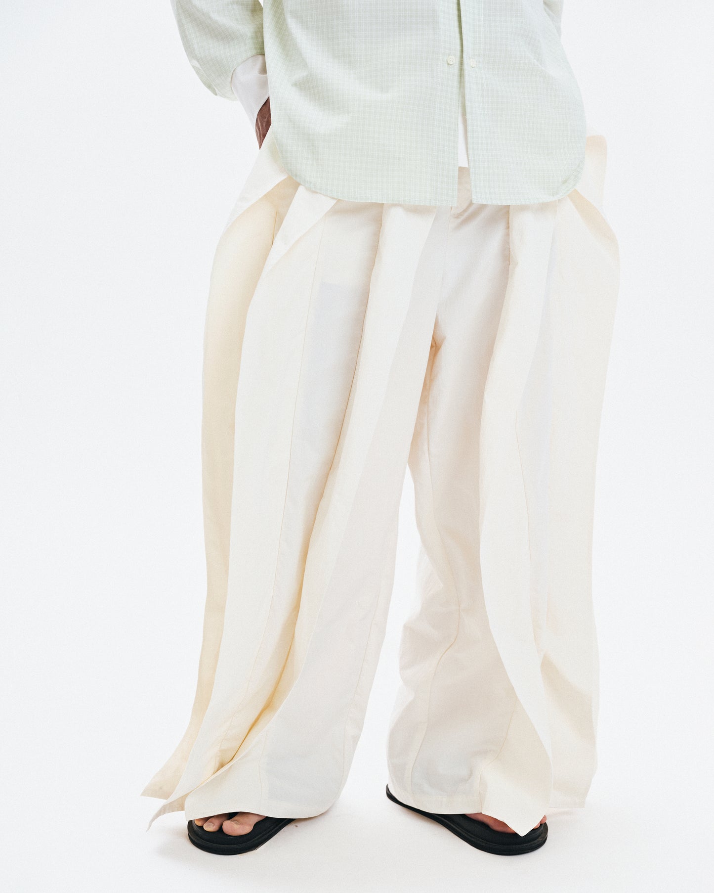 white-kiku-pants ain astoud