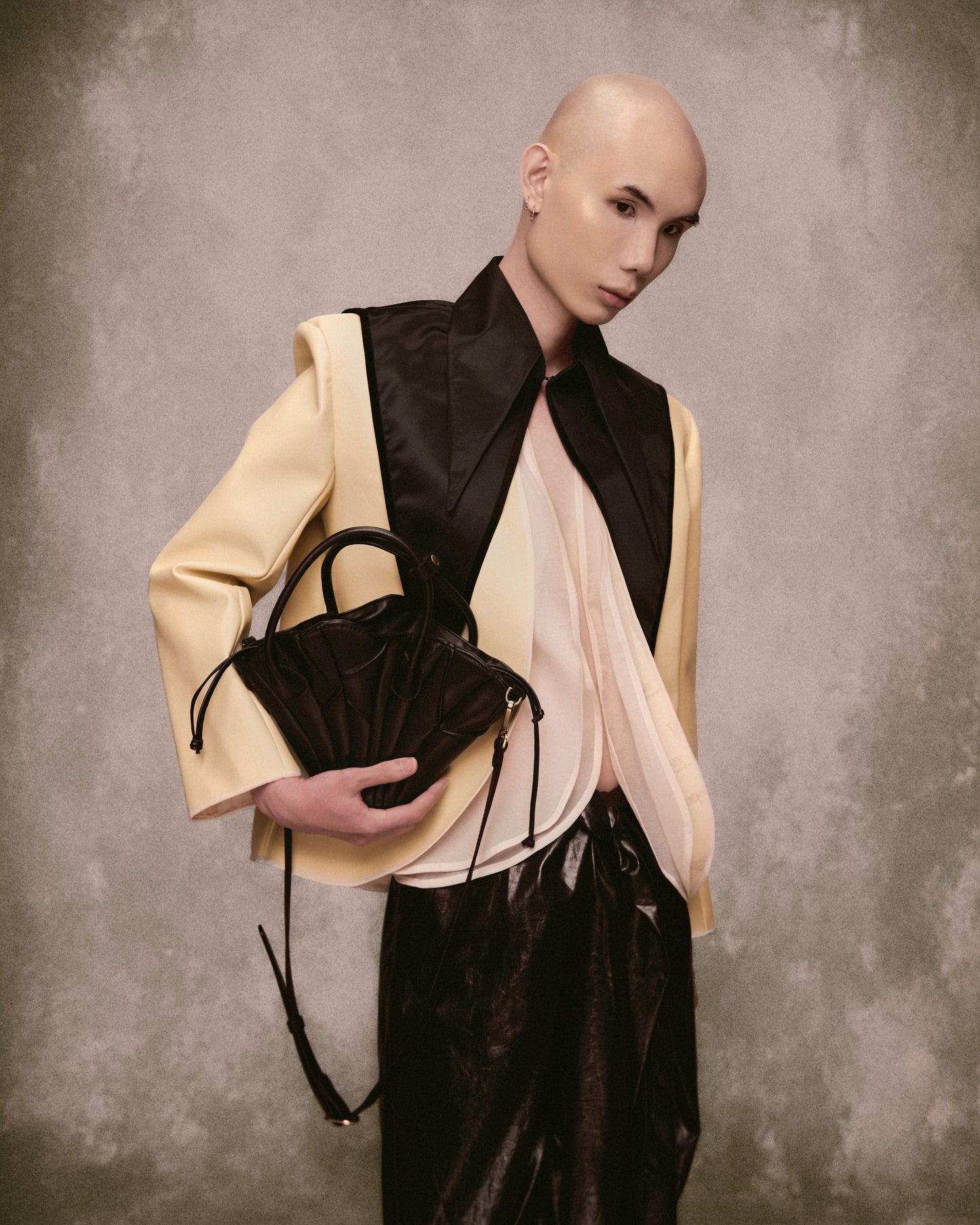Hạm Đạm Leather Blazer AN HERITAGE ASTOUD