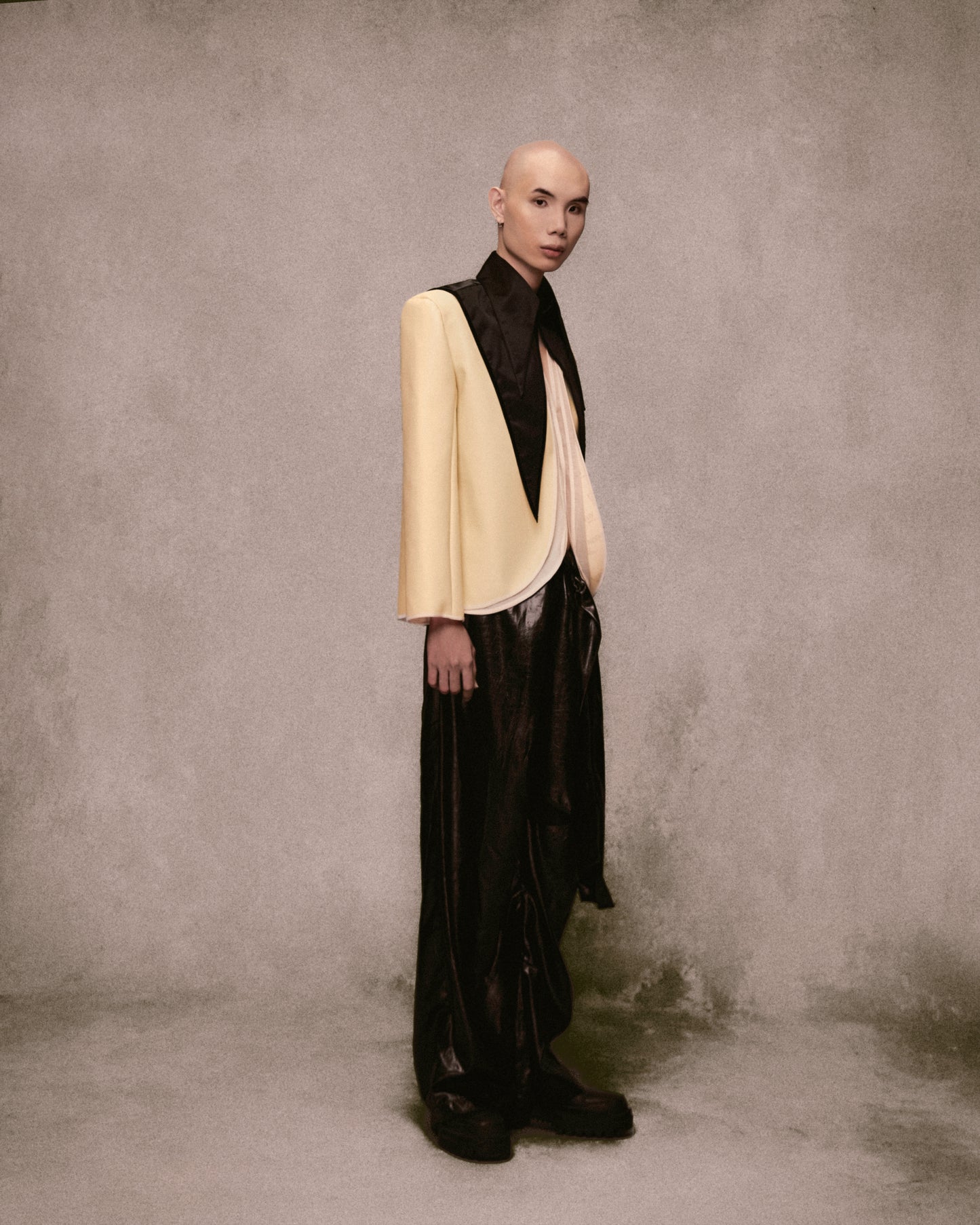 Hạm Đạm Leather Blazer AN HERITAGE ASTOUD