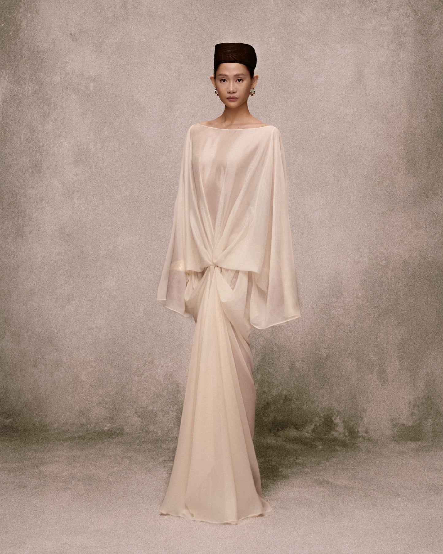 Perle de l’Orient Chiffon Gown AN HERITAGE ASTOUD