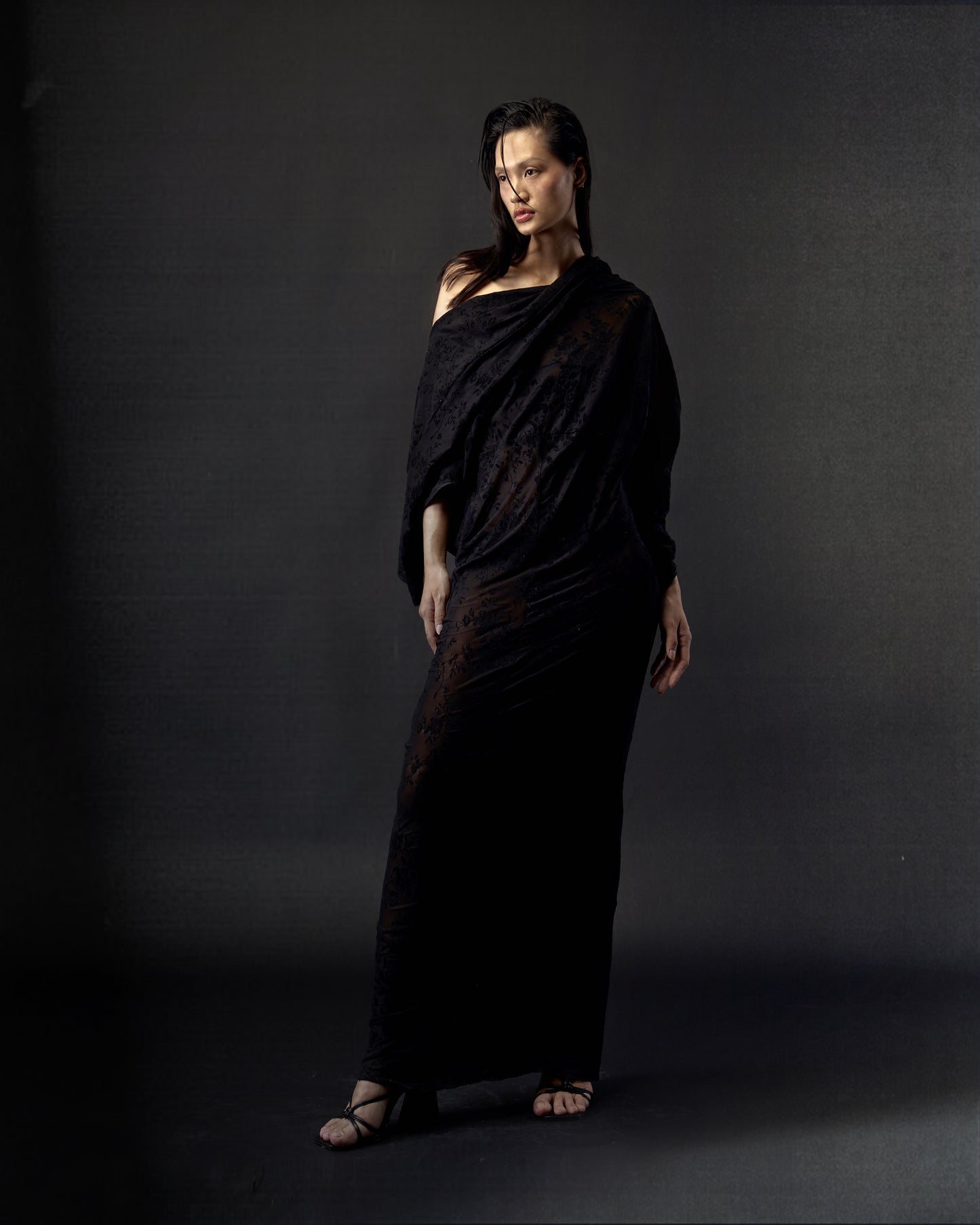 dropped-shoulder-velvet-dress kimtr astoud