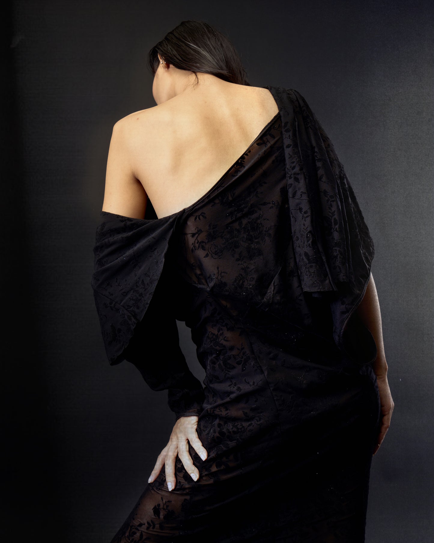 dropped-shoulder-velvet-dress kimtr astoud