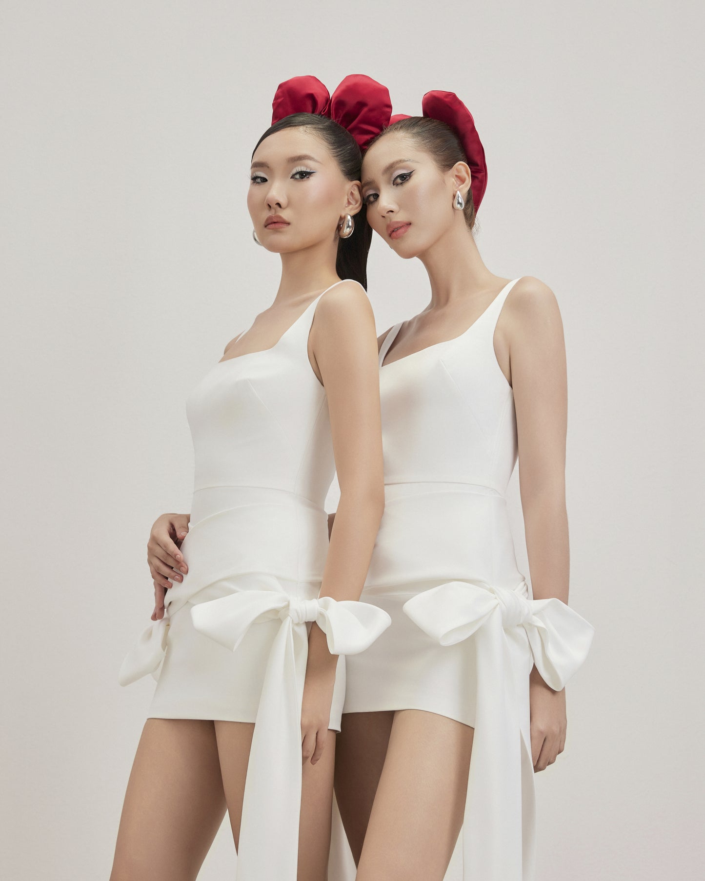 white-tie-dress caostu astoud