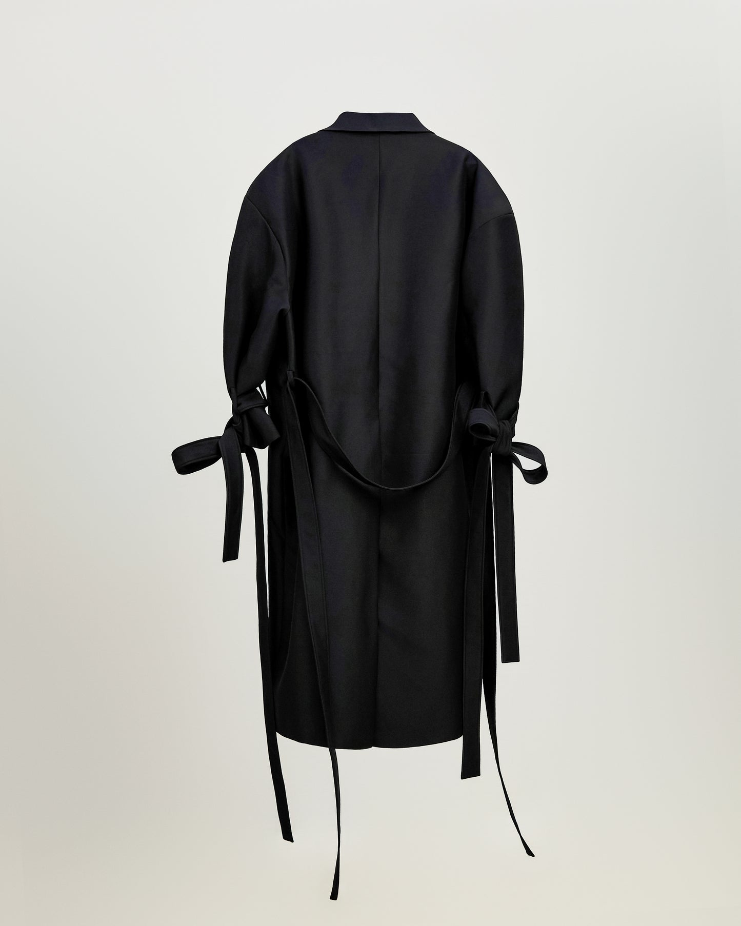 mysterious-overcoat-black astoud caostu