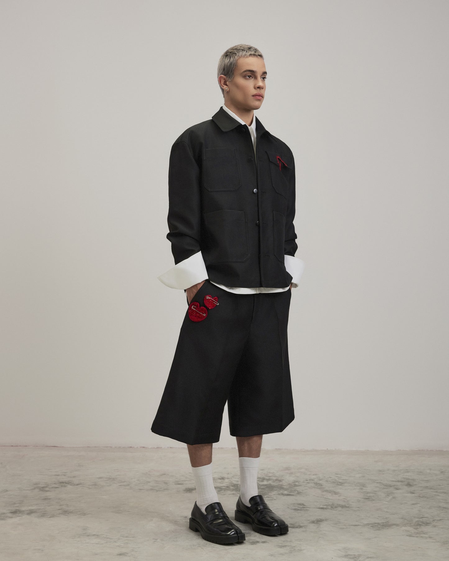 wide-tube-shorts-black caostu astoud