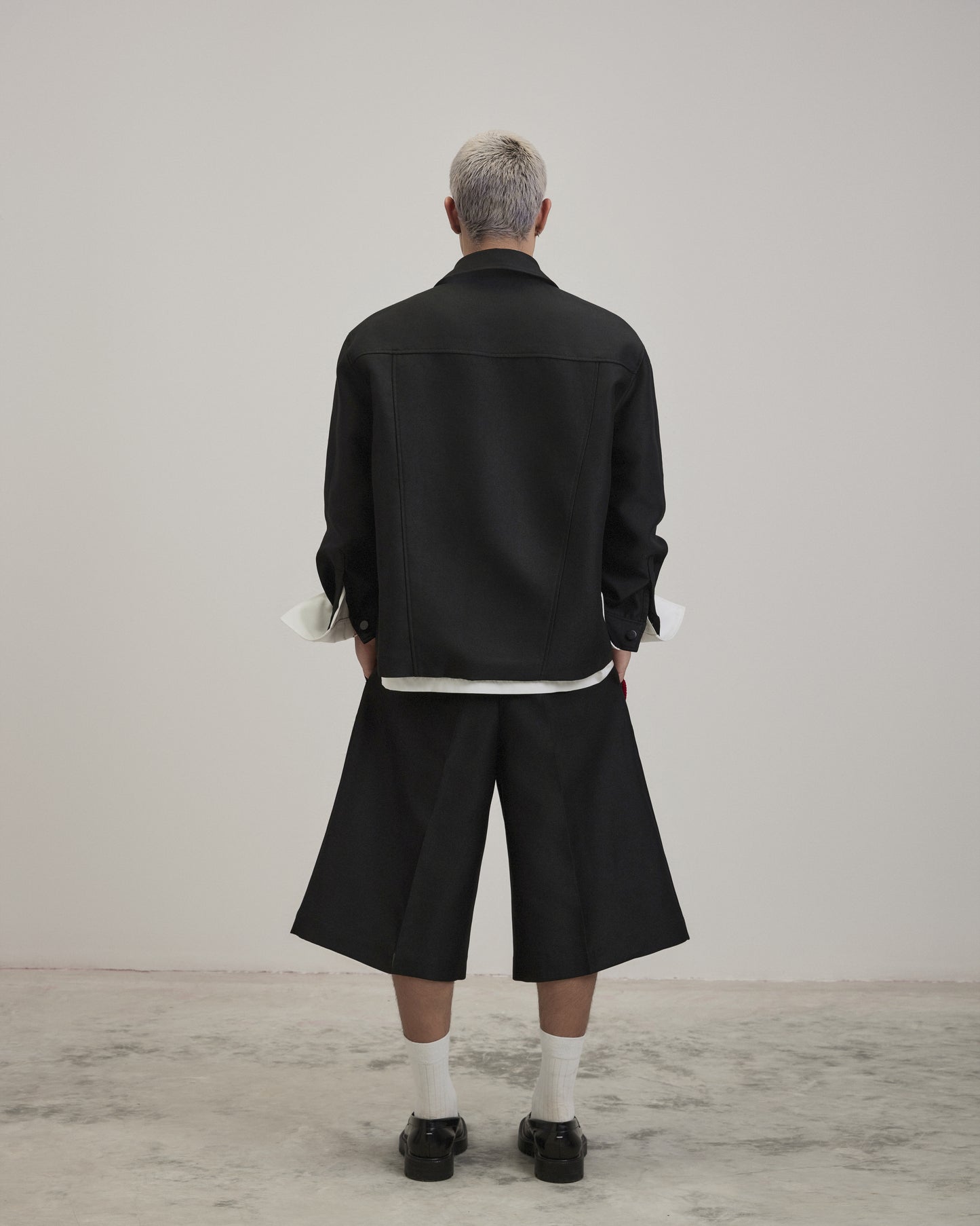 wide-tube-shorts-black caostu astoud
