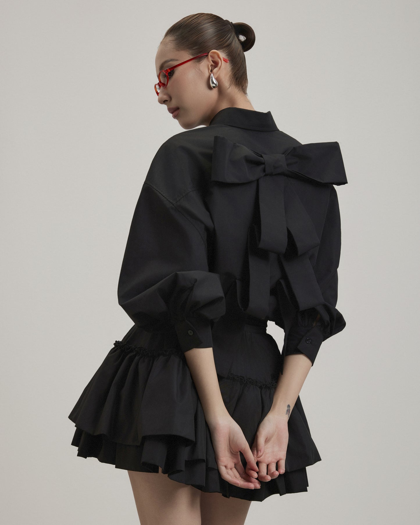 back-bow-shirt-black caostu astoud