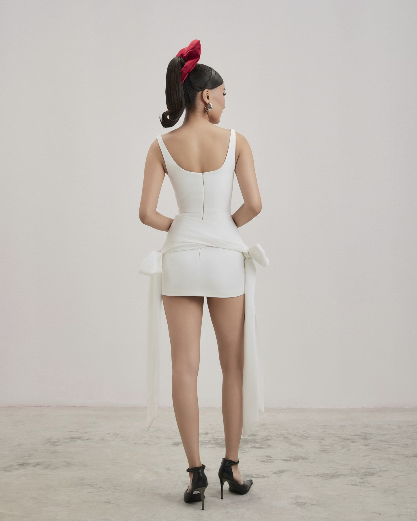 white-tie-dress caostu astoud
