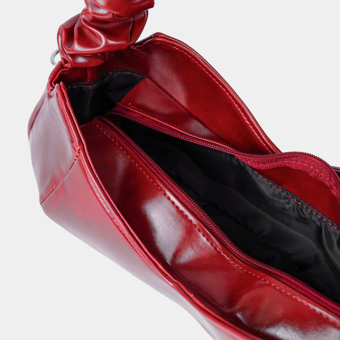 red-bra-bag arya astoud