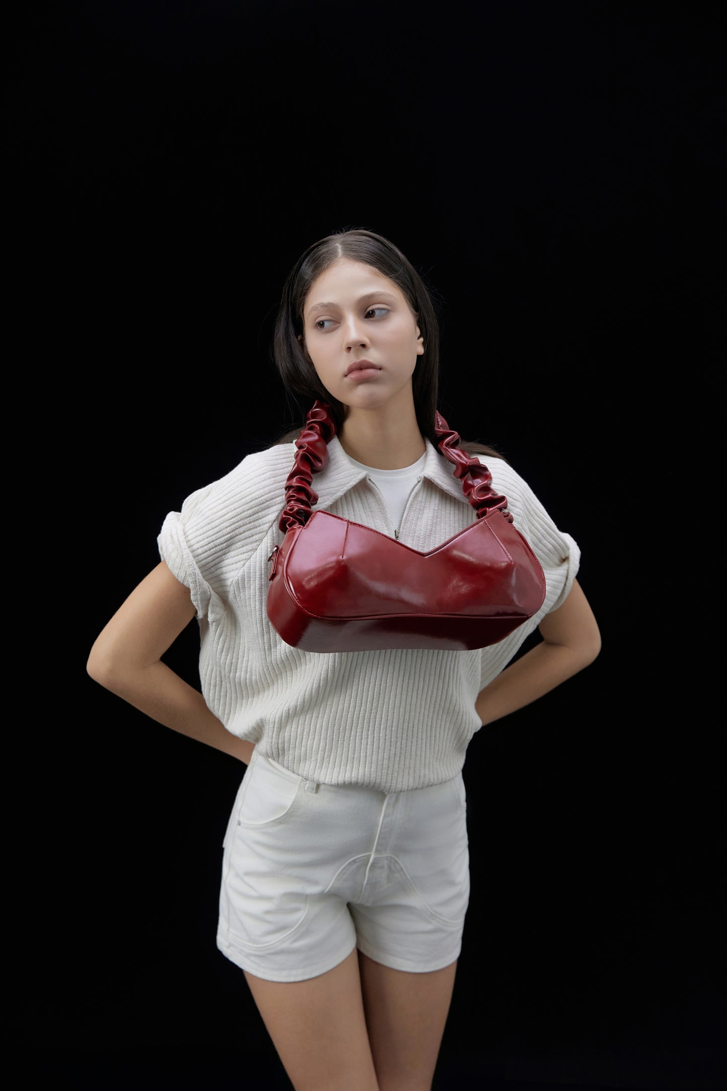 red-bra-bag arya astoud