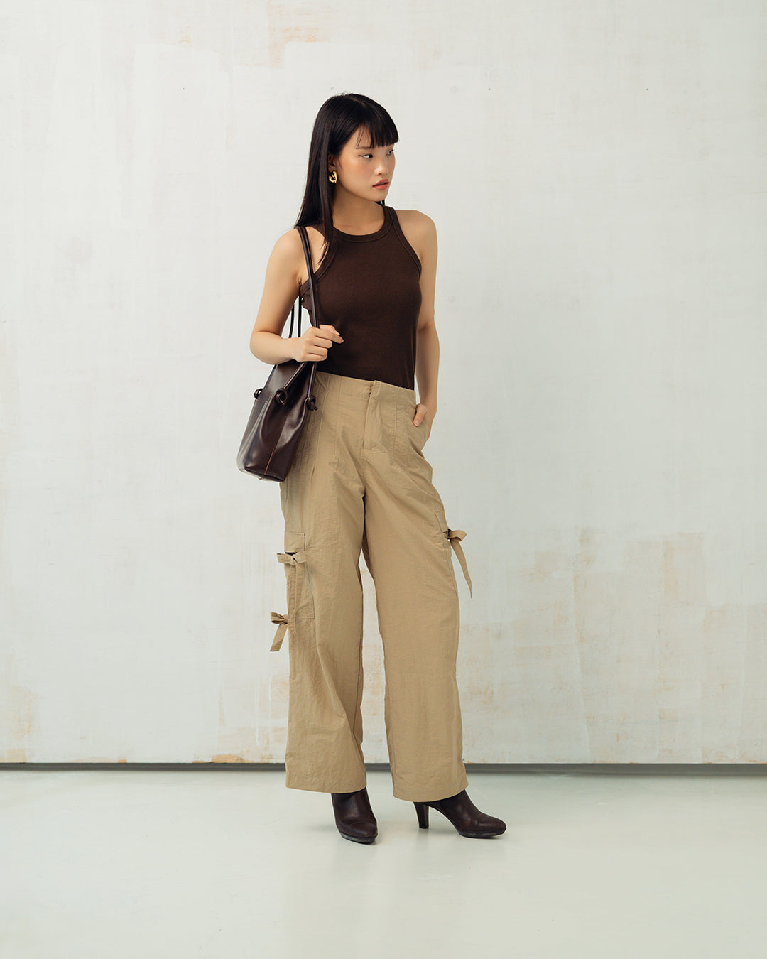 beige-chieu-ta-pants profilemomo astoud