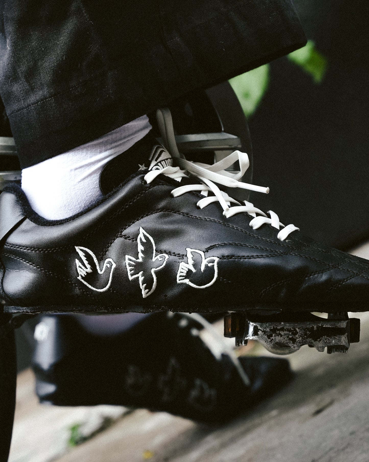 mot-nha-sneakers soulvenir astoud