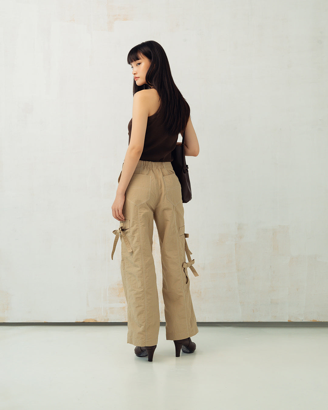 beige-chieu-ta-pants profilemomo astoud