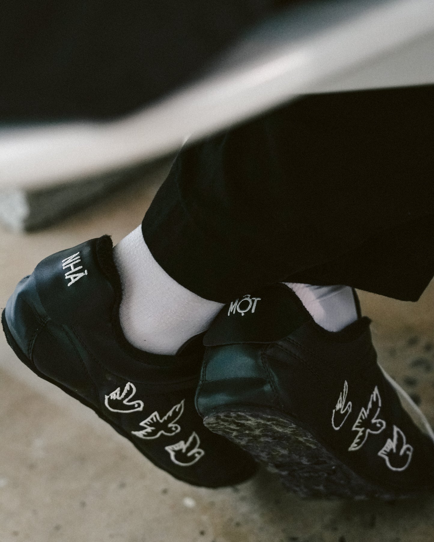 mot-nha-sneakers soulvenir astoud