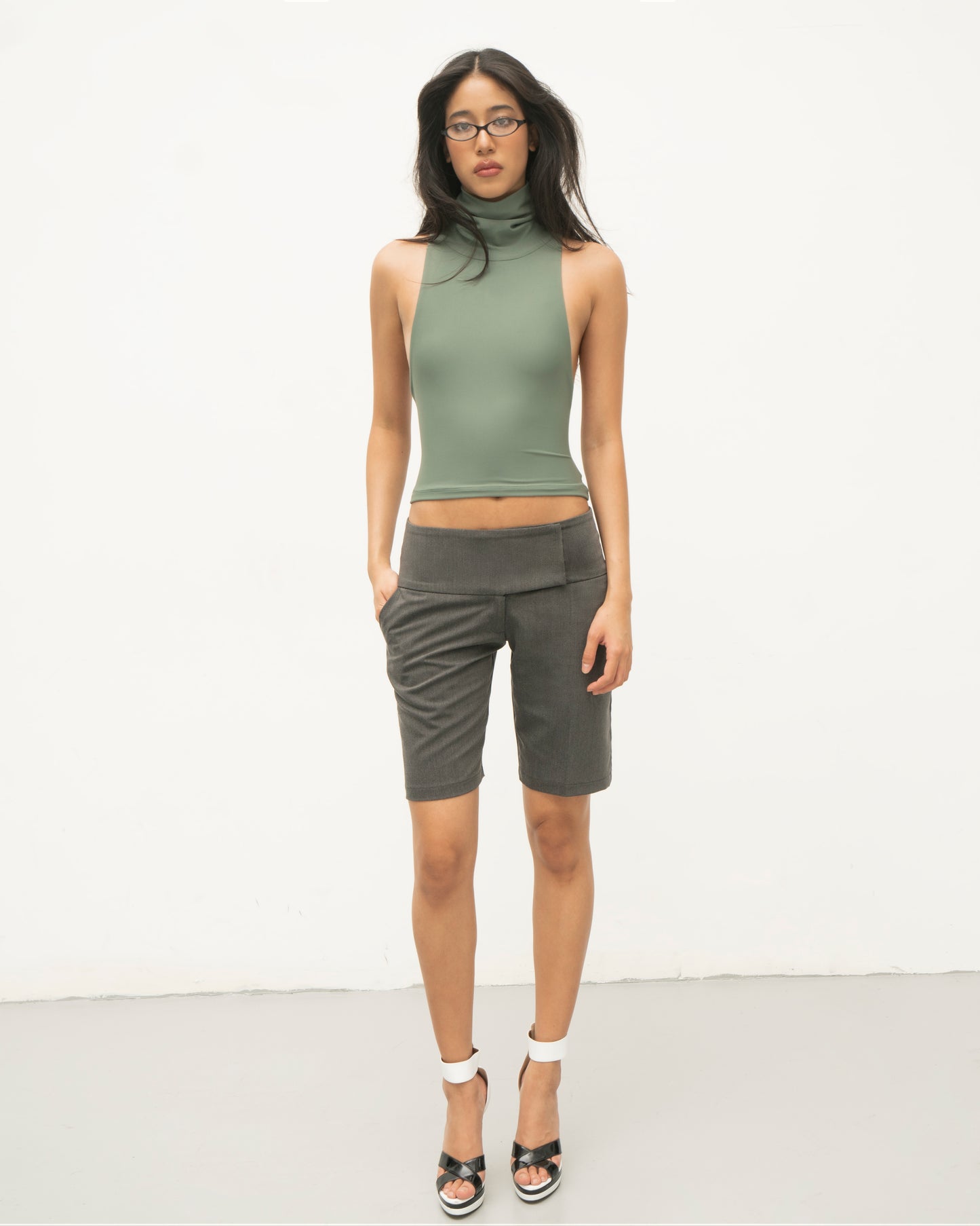 airlust-tank-top-smoke-green dalya astoud