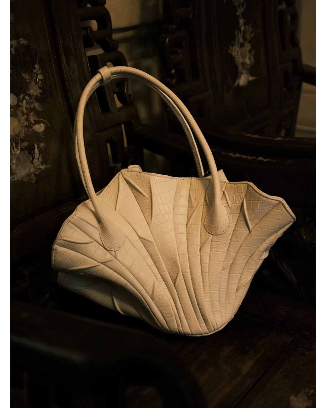 white-dried-lotus-leaves-leather-bag an heritage astoud