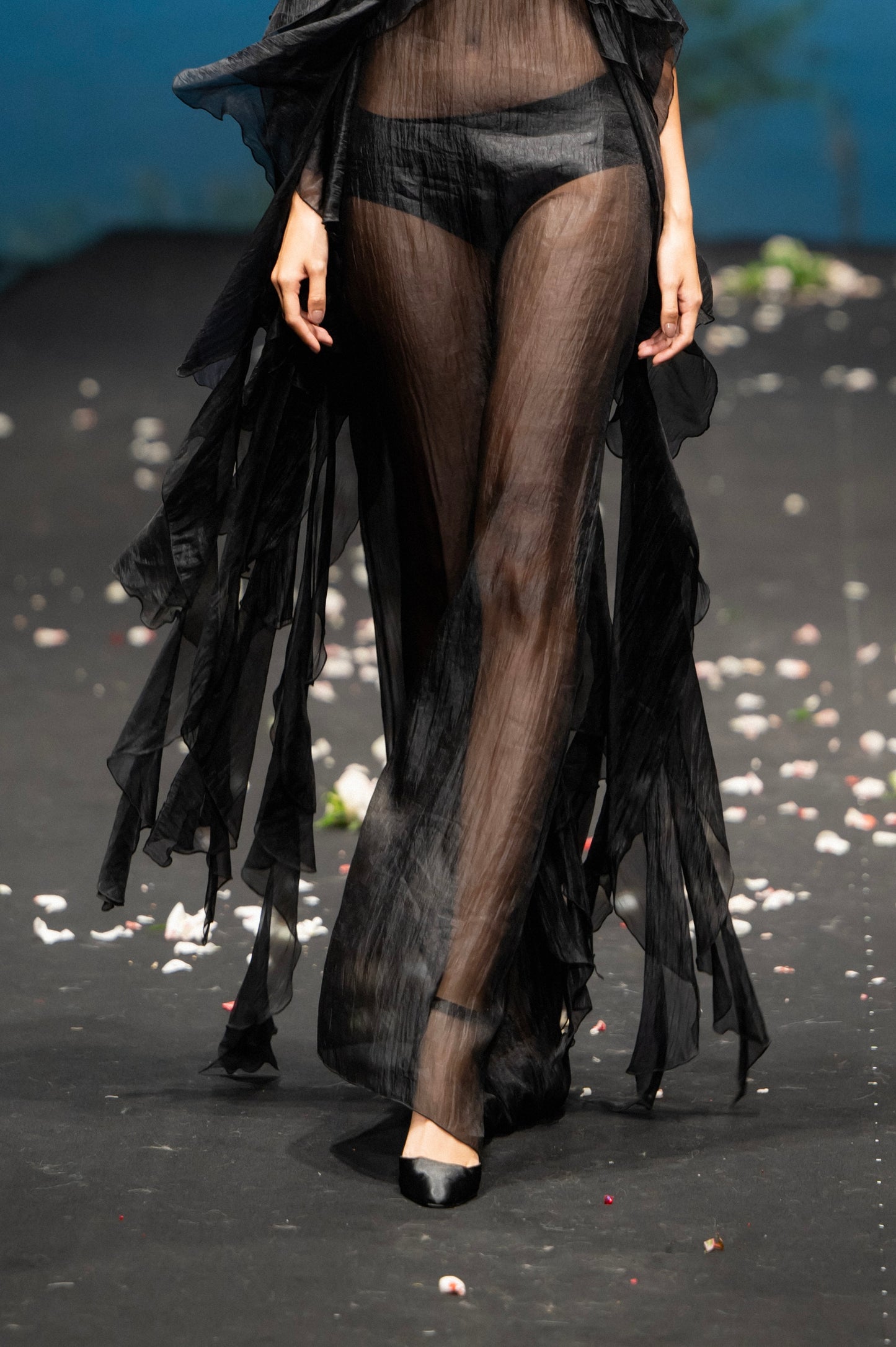 dap-diu-chiffon-ruffle-gown an heritage astoud
