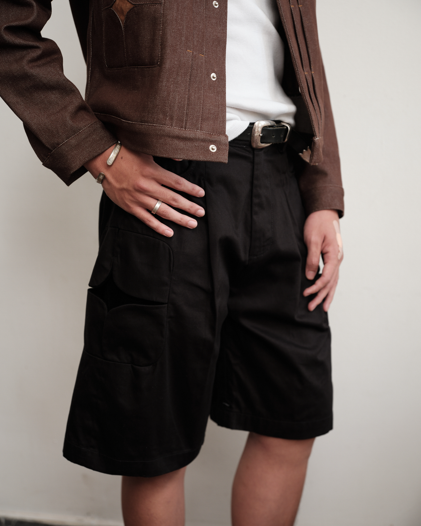black-3d-cement-tiles-cargo-short saomai homme astoud