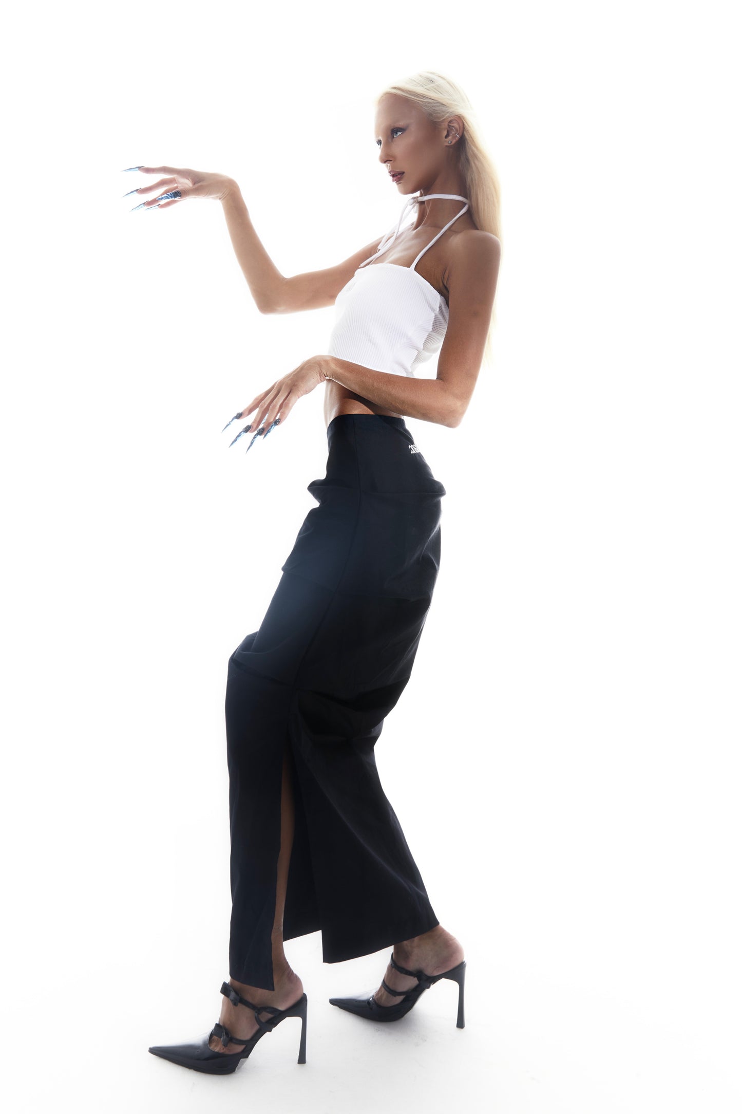 ludic-low-waisted-midi-skirt-Noir-et-Blanc.