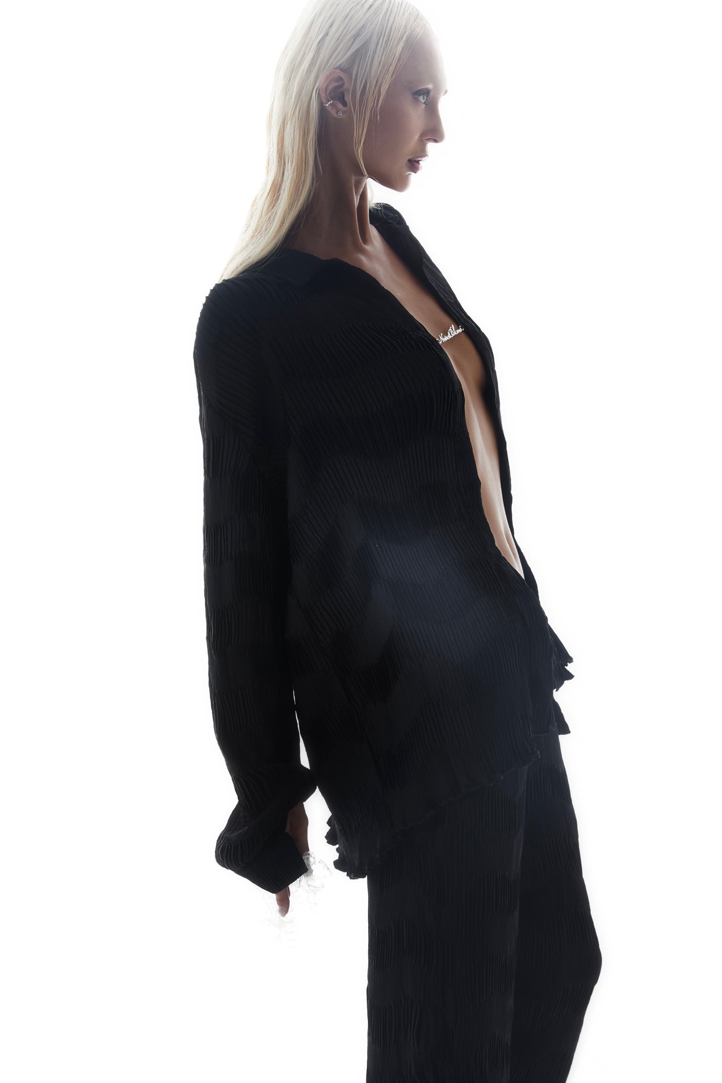 lunette-pleated-pants-Noir-et-Blanc-astoud