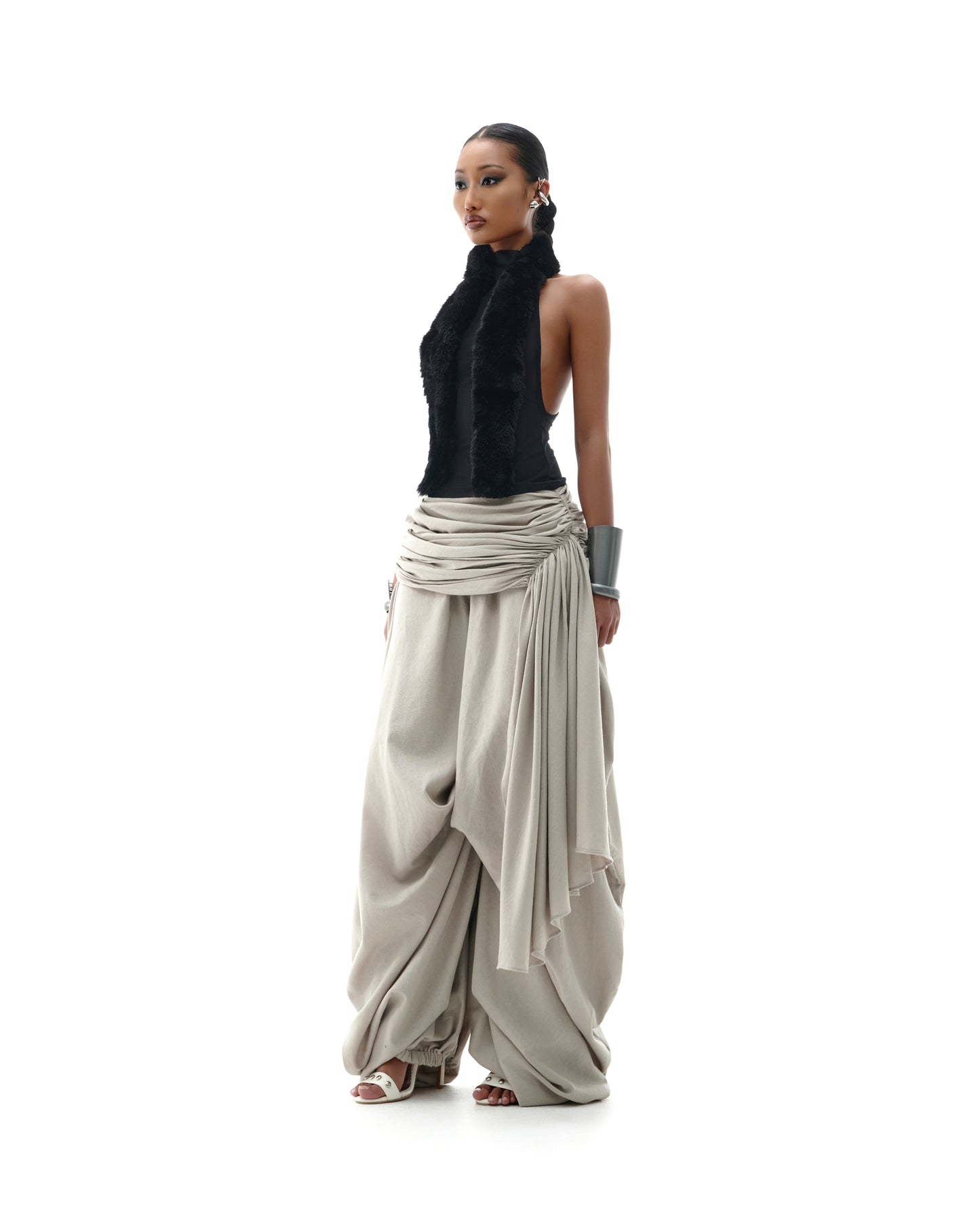 ali-pants liniss astoud
