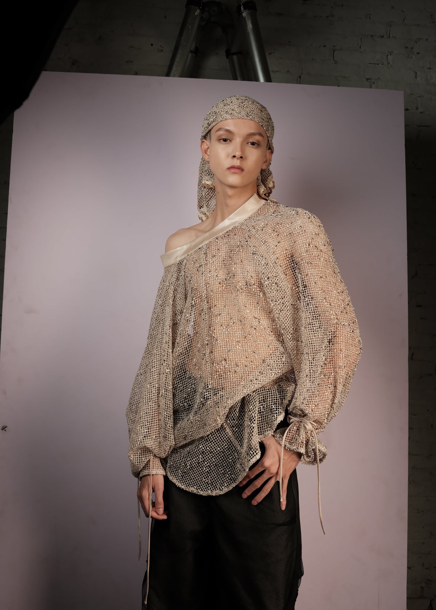 beige-hoa-tinh-mesh-shirt an heritage astoud