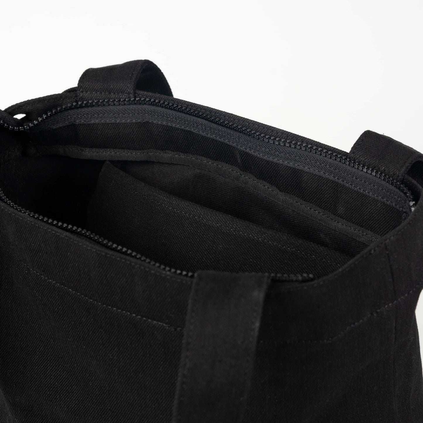 strap-3-tote-full-black-denim jump out astoud