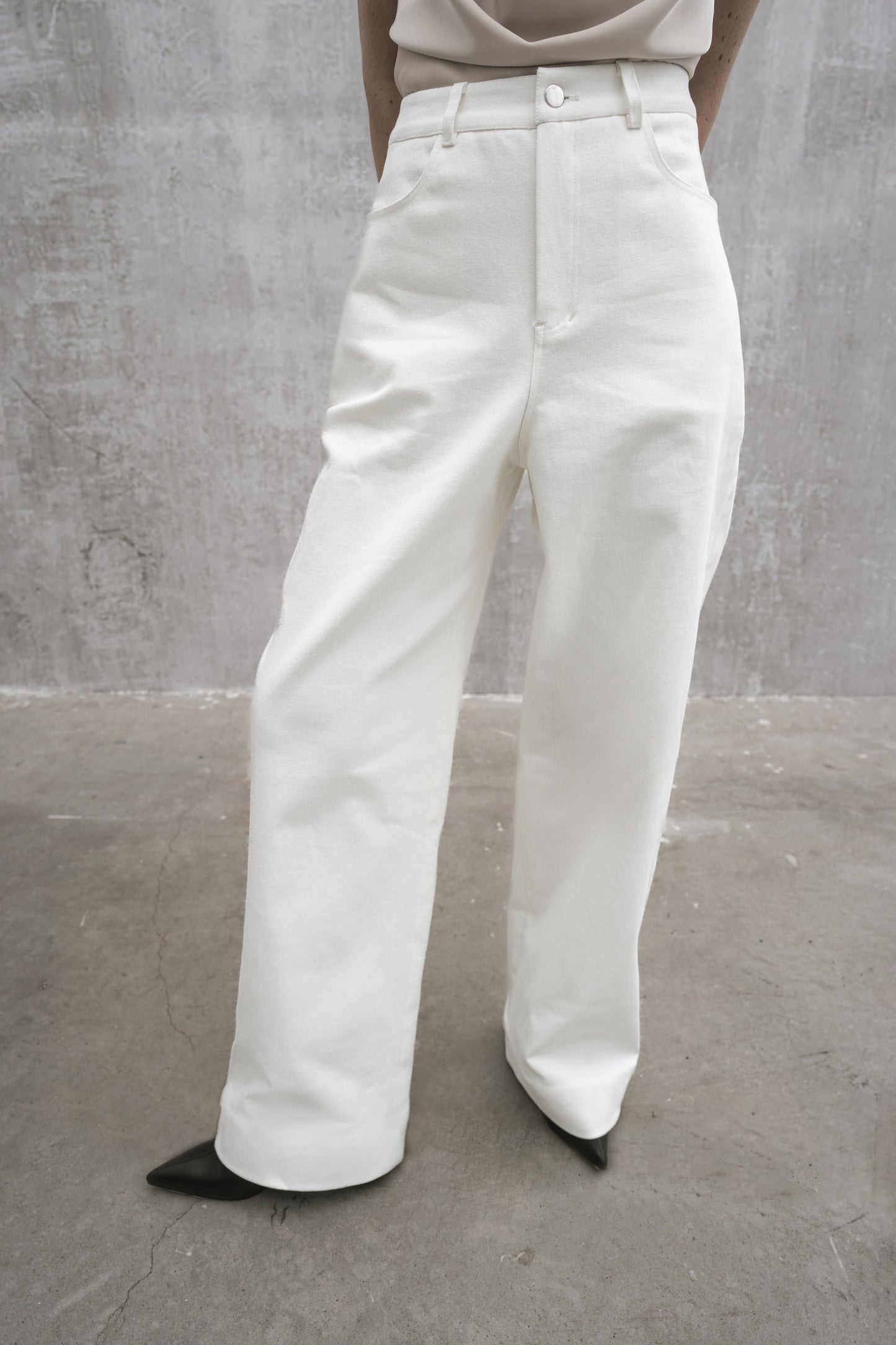 s25-womens-white-jeans fortythree astoud