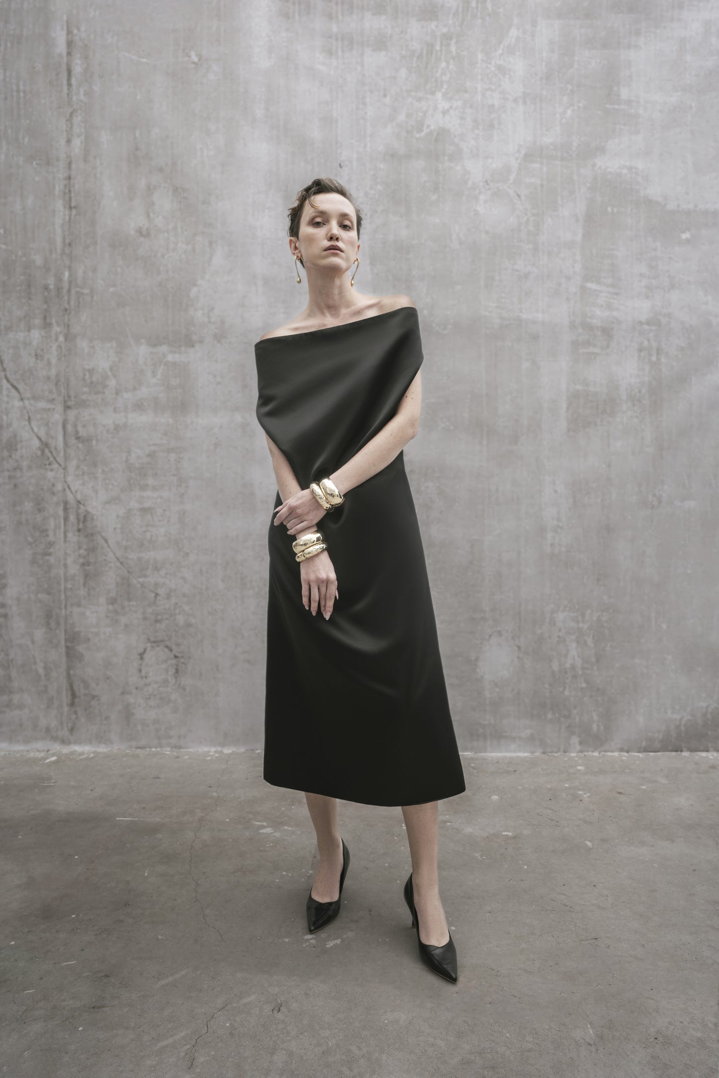 s25-womens-black-taffeta-dress fortythree astoud