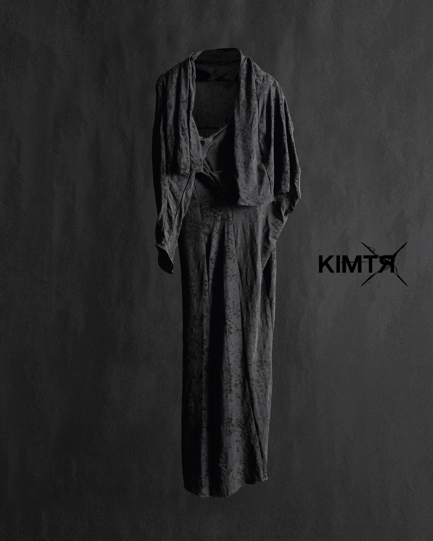 dropped-shoulder-velvet-dress kimtr astoud